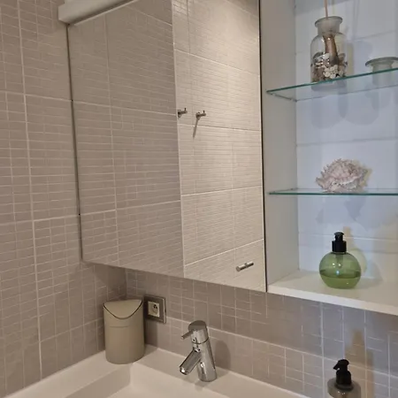 Διαμέρισμα Zonnig Hoekappartement Met Zeezicht Duinbergen *