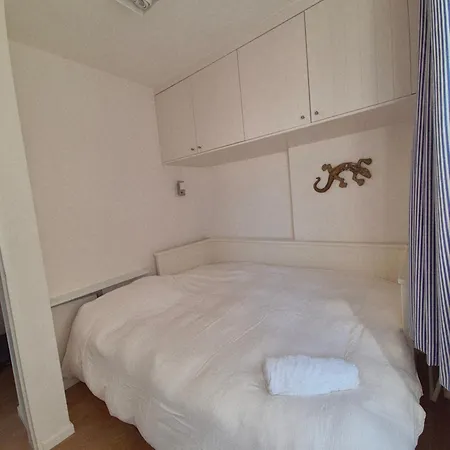 Daire Zonnig Hoekappartement Met Zeezicht Duinbergen