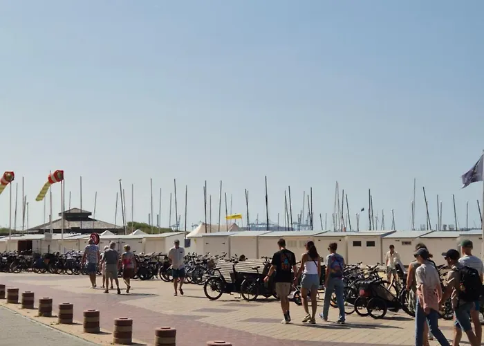 Zonnig Hoekappartement Met Zeezicht Duinbergen شقة